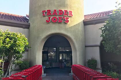 Trader Joe no es considerado uno de los supermercados más baratos para grandes familias