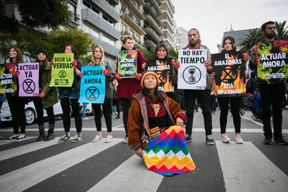 Traen un mensaje claro y buscan generar respuesta. Pero que sea inmediata. No hay tiempo que perder.