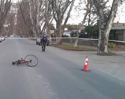 Tragedia en Córdoba: circulaba en su bicicleta cuando una camioneta conducida por un adolescente lo atropelló y mató.