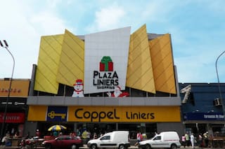 Un hombre se descompensó y murió en el patio de comidas