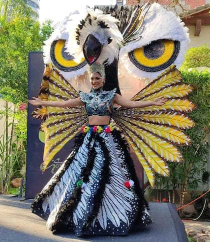 Traje típico de Miss Bolivia en Miss Universo 2024 (Facebook/Miss Riberalta-Bolivia -International)