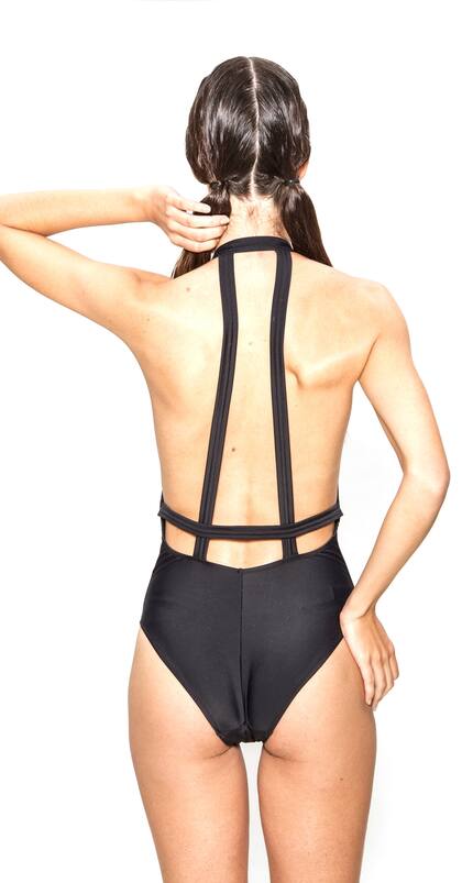Trajes de baño, tiras en la espalda