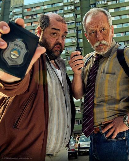 Transformación física. Darío Barassi y Yayo Guridi interpretan a policías encargados de averiguar un importante crimen político