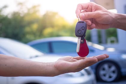 Las tarifas de alquiler de un auto arrancan en $14.000 por día