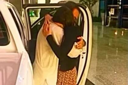 Tras 105 días en cautiverio, Safi fue liberado y abandonó Afganistán para reunirse finalmente con Sammi.