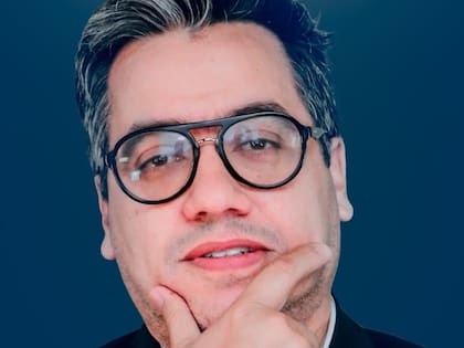 Tras abandonar Cuba en su juventud, Milanés vivió en España, unos 15 años en República Dominicana y luego se mudó a EE.UU.