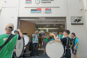 Tras conocerse la decisión del Gobierno, el gremio llevó adelante una movilización para impedir la venta del inmueble