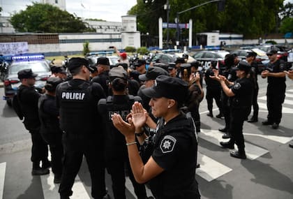 Tras dos días de protesta, el gobierno provincial llegó a un acuerdo con la policía de Santa Fe