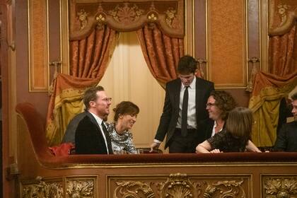 Sophie Hunter y Benedict Cumberbatch en el palco durante el intervalo de las obras