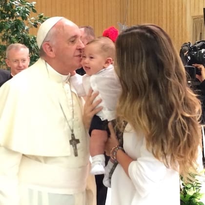 Tras el fallecimiento del papa Francisco, Jimena Barón recordó cómo fue el día que lo conoció en el Vaticano (Foto: Instagram @jmena)