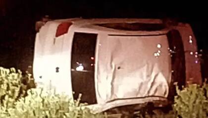 Tras el fuerte impacto el rodado terminó con destrucción total, lo que dificultó el rescate del menor.