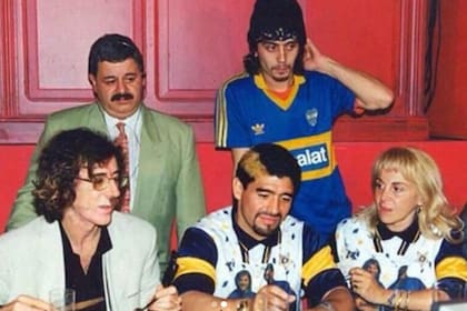Tras el partido, Diego cenó en el Soul Café de las Cañitas. Junto a él: Tití Fernández, el Zorrito Von Quintiero, Charly García y Claudia Villafañe