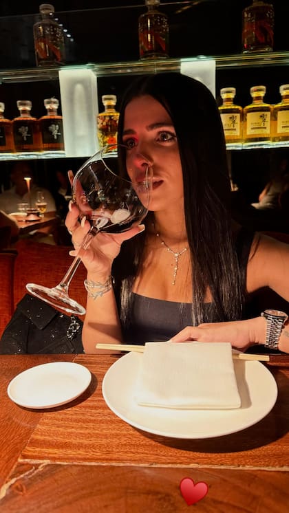 Tras el pase a la final, Fernández y Cervantes disfrutaron de una cena romántica (Foto: Instagram @enzojfernandez)