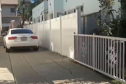 Tras el procedimiento, los oficiales dejaron en el lugar la camioneta y las herramientas del trabajador