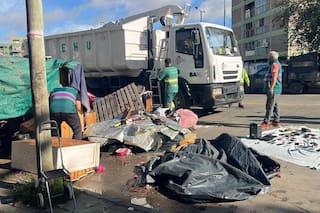 Cuchillos, lanzas tumberas y treinta celulares robados, el hallazgo policial al desarmar una ranchada