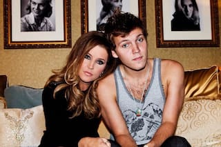 Por qué la hija de Elvis, Lisa Marie Presley, tuvo el cadáver de su propio hijo congelado en su casa