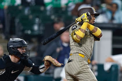 Tras firmar su primer bono con una organización de Grandes Ligas por US$40.000, el monto neto se redujo a solo US$5000 después de deducir comisiones de agentes y entrenadores