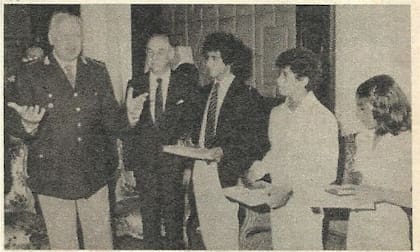 Tras ganar el Orange Bowl 1981, Argüello (con saco y corbata) fue recibido por el presidente de facto Leopoldo Galtieri; también asistieron Agustín Garizzio (campeón Sub 12) y Gaby Sabatini