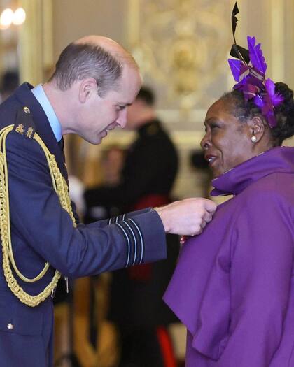 Tras la ceremonia en el castillo de Windsor, William se trasladó a la tarde a Londres para acompañar el charity a beneficio de la London Air Ambulance.