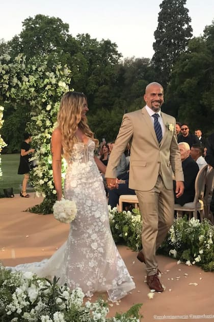 Tras la ceremonia, Valentina reveló que el dinero obsequiado por los invitados como regalo de bodas será donado a refugios que cuidan a animales en situación de vulnerabilidad.