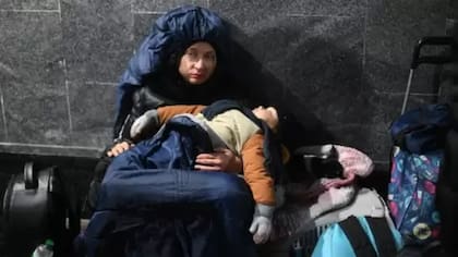 Tras la invasión en Ucrania, muchos ciudadanos buscaron sitios bajo tierra para protegerse de los ataques, como por ejemplo, las estaciones de subte