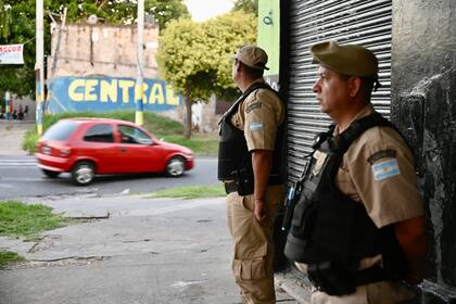 Tras la llegada de fuerzas federales bajó la violencia en Rosario, pero temen nuevos golpes “terroristas”
Seguridad en Rosario