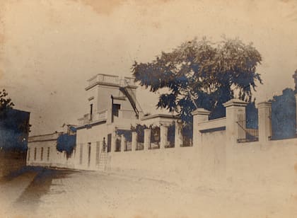 Tras la muerte de su primer propietario, la casa fue ocupada por sus herederos y luego adquirida por la Municipalidad.