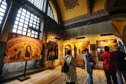 La estructura, considerada Patrimonio de la Humanidad por la Unesco, ha sido renombrada "Gran Mezquita Hagia Sofía"