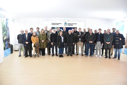 Tras la reunión los partiicpantes de la reunión se tomaron una foto 