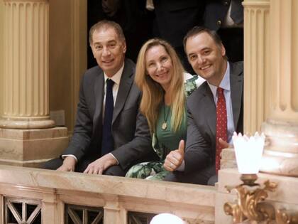 Tras las tensiones, en la preparatoria del Senado, Karina Milei, Adorni y Santilli consiguieron ubicarse en un palco