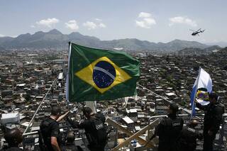 Tras letal operación policial en Río, la derecha impulsa mano dura en Brasil