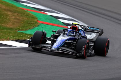 Tras los buenos registros en la pista seca en las prácticas, Nicholas Latifi fue uno de los que sorprendió bajo la lluvia en la clasificación de Silverstone