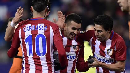 Tras marcar el segundo gol, Correa festejó con Gaitán