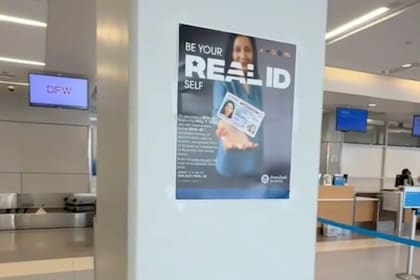 Tras pasar el control sin objeciones, confirmó su llegada a Los Ángeles y advirtió que cada persona asume la responsabilidad de intentarlo