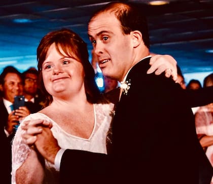 Tras prácticamente una vida juntos y casi una década de noviazgo, se casaron el 14 de marzo de 2020