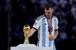 Guido Rodríguez pidió la continuidad de Scaloni en la selección antes de volar a España
