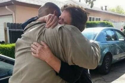 Tras salir de prisión, Flores demostró a sus padres que podía cambiar y aplicar todas las buenas enseñanzas que le inculcaron de niño