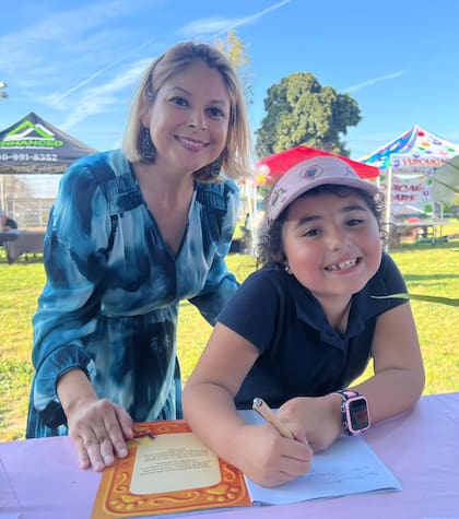 Tras ser publicado en Amazon, se espera que el libro esté disponible próximamente en unas 50 tiendas a lo largo de todo Estados Unidos