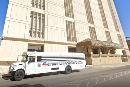 Tras su arresto en febrero, Hernández fue puesta en libertad condicional después de depositar una fianza de US$20.000