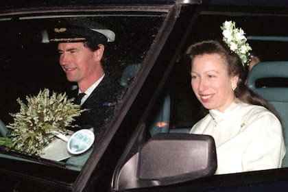 Tras su divorcio de Phillips, se casó en 1992 con el vicealmirante Timothy Laurence, en la iglesia de Crathie Kirk, Escocia. La pareja vive en Gatcombe Park, en Gloucestershire.