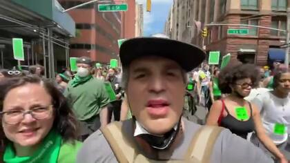 Tras su participación en la marcha para defender el derecho al aborto en Nueva York, Mark Ruffalo se movilizó también para exigir una mayor regulación en el a las armas de fuego