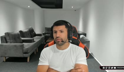 Tras su retiro del fútbol, el ex delantero encontró en el streaming una nueva plataforma para conectar con su audiencia