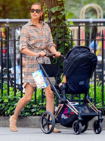 Irina y Lea paseando en las calles de Nueva York
