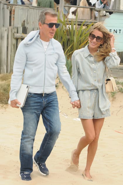 Tras sus vacaciones, Martín Redrado y Lulú Sanguinetti se
mudarán a la vivienda que antes
alquilaban Mauricio Macri
y Juliana Awada