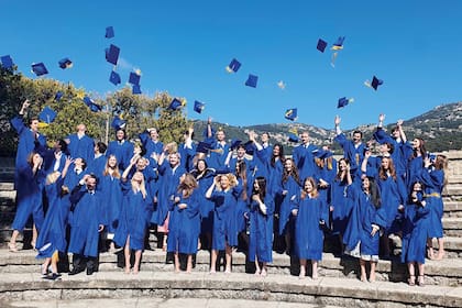 Tras terminar la cursada, Andanin festejó la graduación con sus  compañeros del International School of Mónaco, una de las mejores escuelas de Europa, donde estudian más de setecientos jóvenes provenientes de más de cincuenta países.