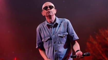 Tras un año fuera de los escenarios, el Indio Solari tuvo su regreso con gloria en Olavarria