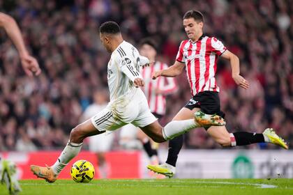 Tras una gran jugada individual, Mbappé remata y convierte el primer gol de Real Madrid en el 3-0 a Athletic Bilbao