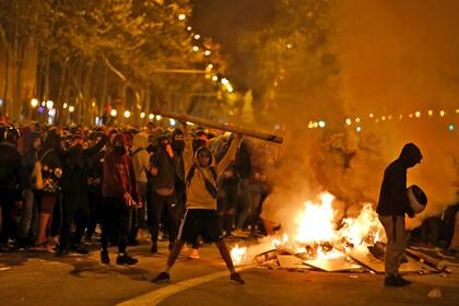 Otra noche de violencia se vivió en las calles de Cataluña
