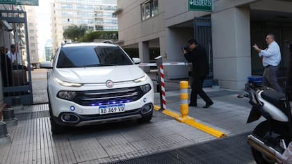 La camioneta en la que trasladaron a Boudou a la sede de Prefectura en la zona de Retiro