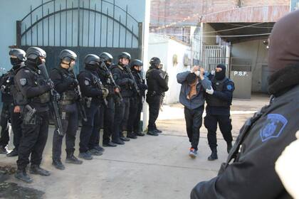 Traslado de detenidos hacia unidades penitenciarias tanto en Rosario como en el norte de Santa Fe